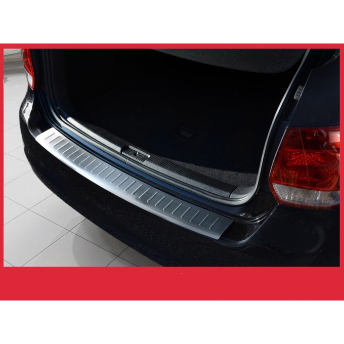 AVISA Ochranná lišta hrany kufru - Volkswagen Golf V / VI Variant r.v. 2007-2013